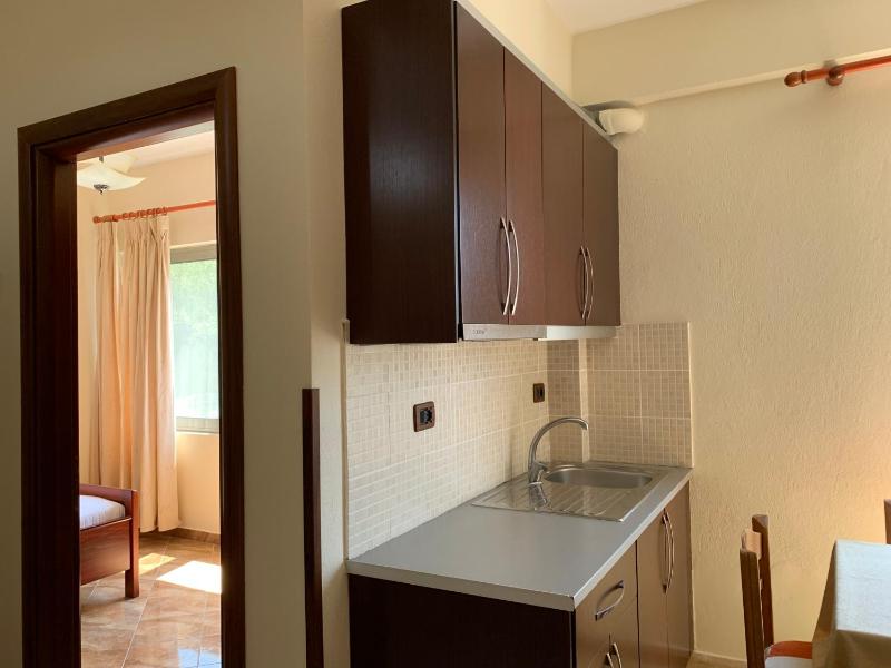 Studio Apartment image 3