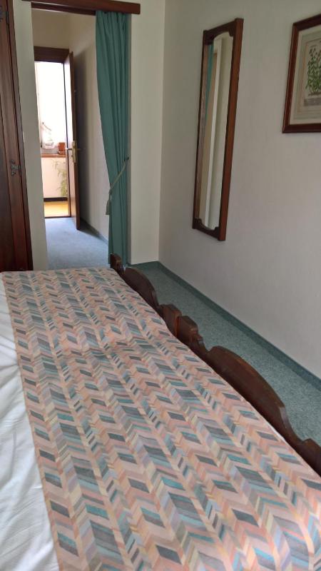 Twin Room image 2