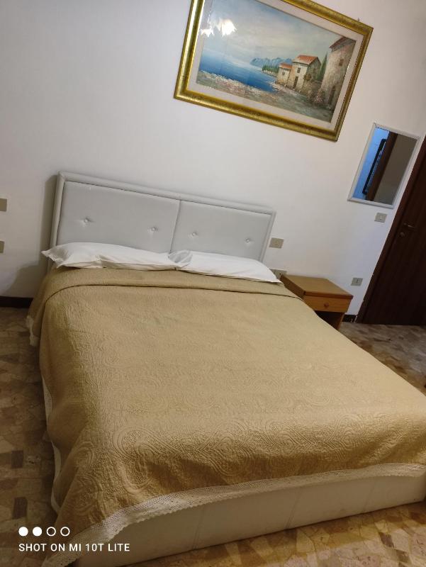 Double Room with Private Bathroom image 3