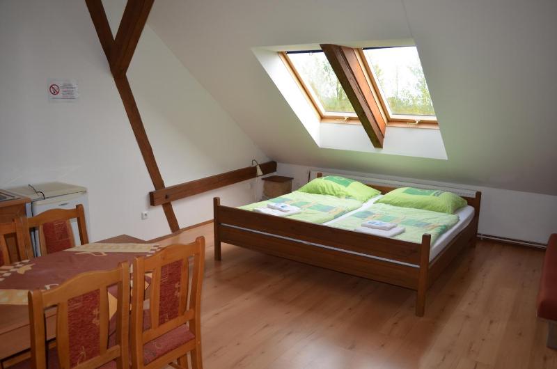Quadruple Room with Bath image 1