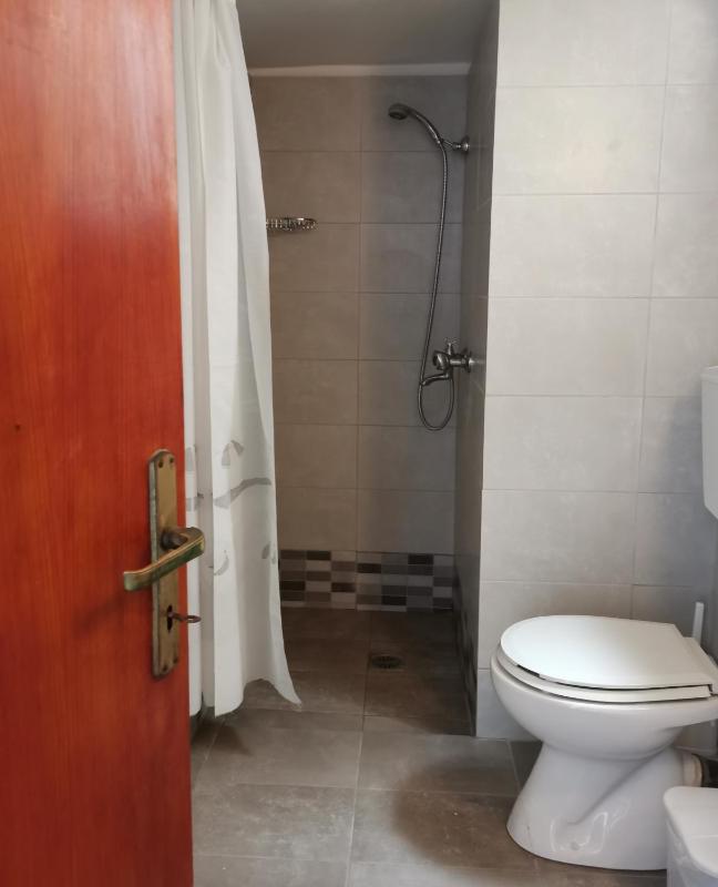 Standard Single Room image 3