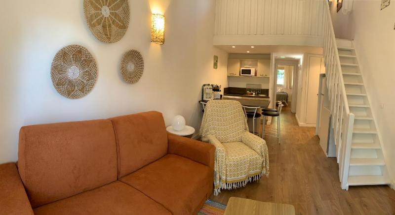 One-Bedroom House with mezzanine (4 adults)  image 3