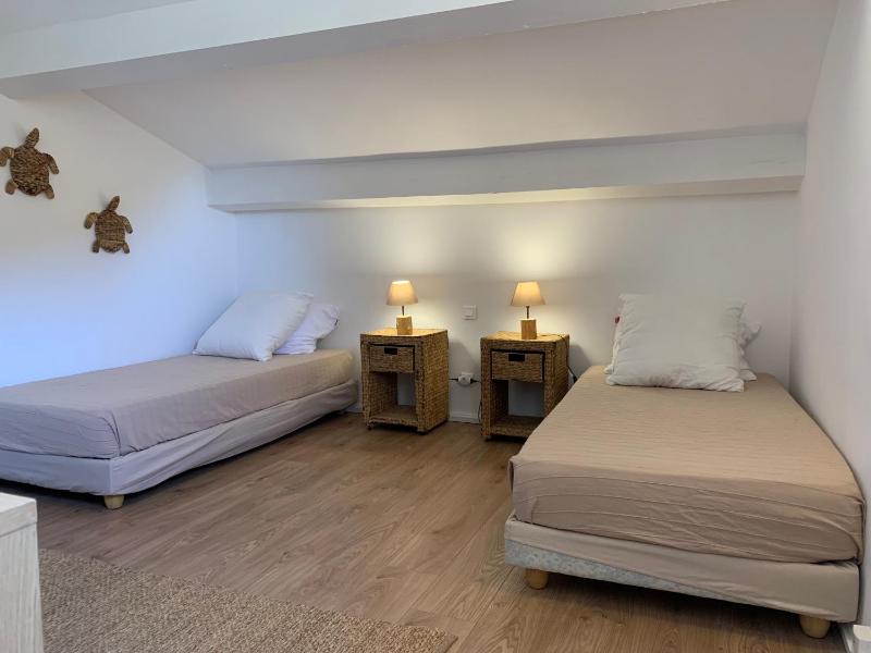 One-Bedroom House with mezzanine (4 adults)  image 3