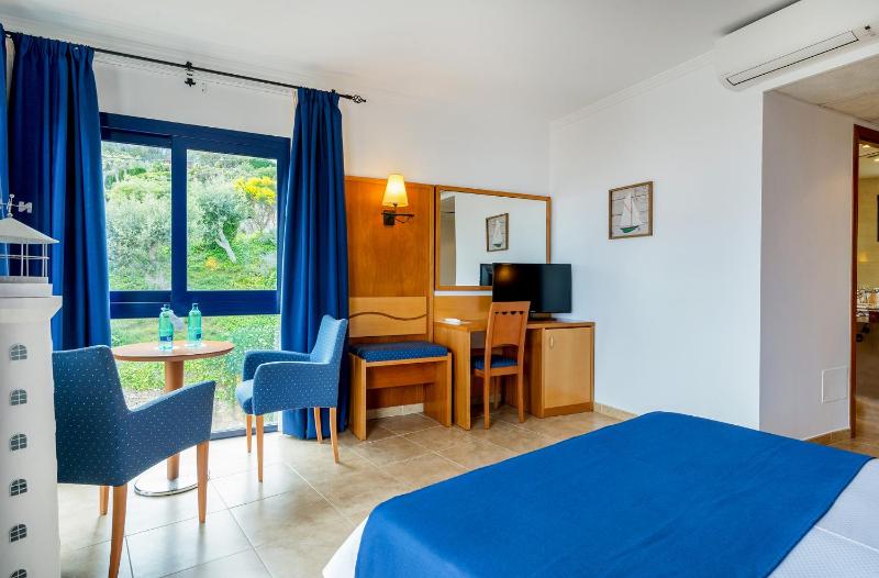 Superior Double Room image 4