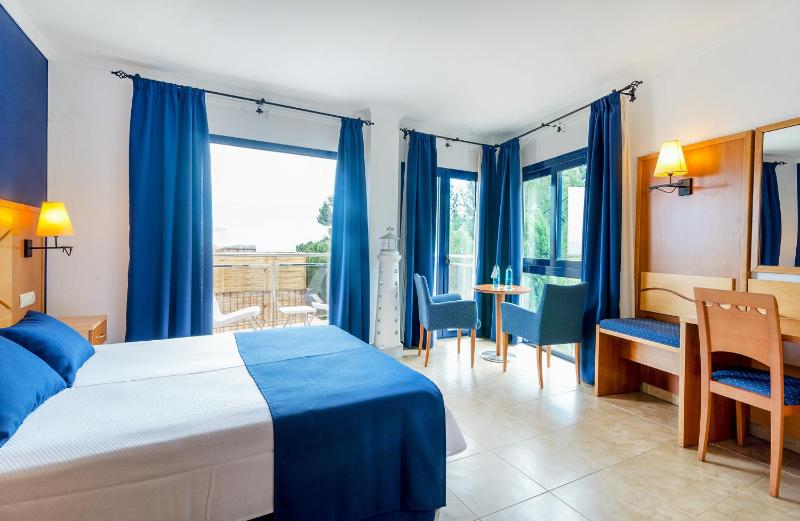 Superior Double Room image 3