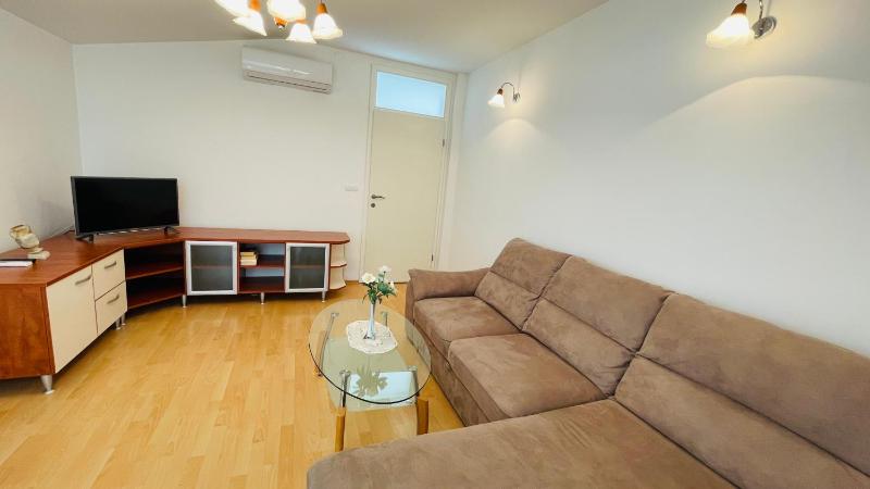 Comfort Two-Bedroom Apartment with Balcony and Sea View image 4