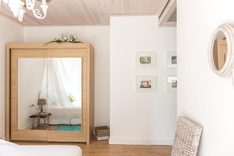 Deluxe Double Room with Bath image 1