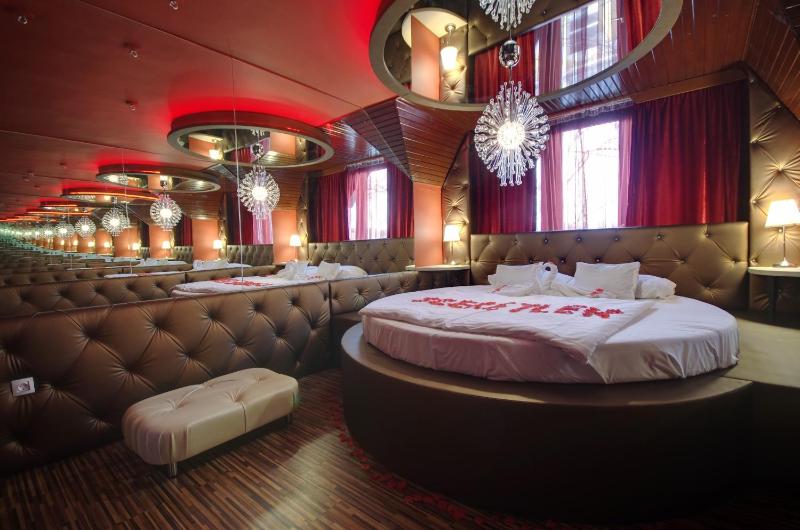 Deluxe Room image 4