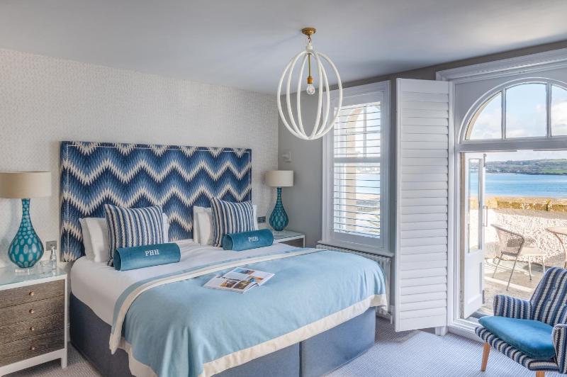 Deluxe Double Room with Estuary View image 1
