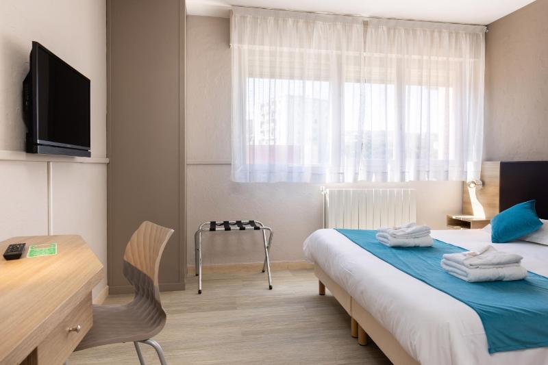 Single Room without balcony image 4