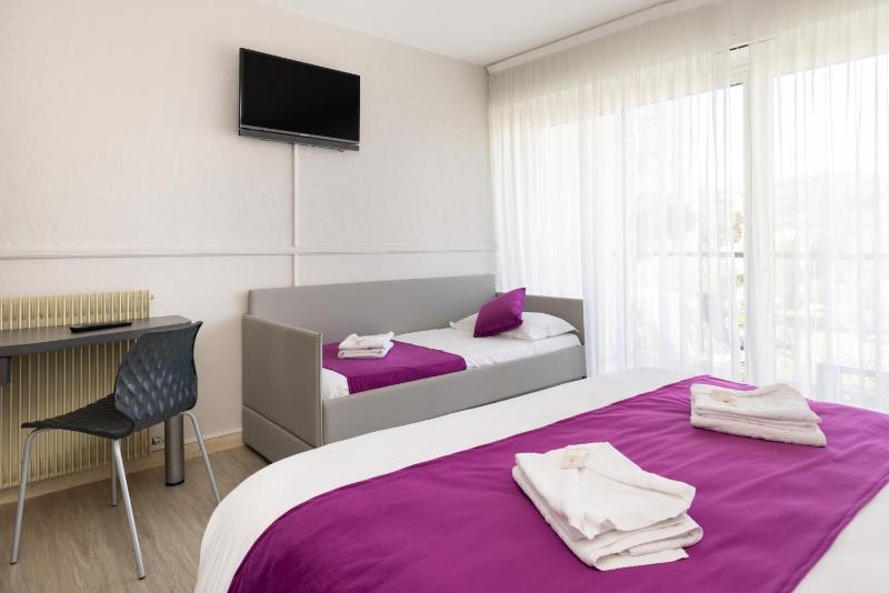 Quadruple Room image 3
