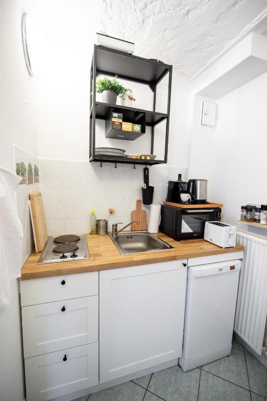 City Hideaway with Terrace - image 12