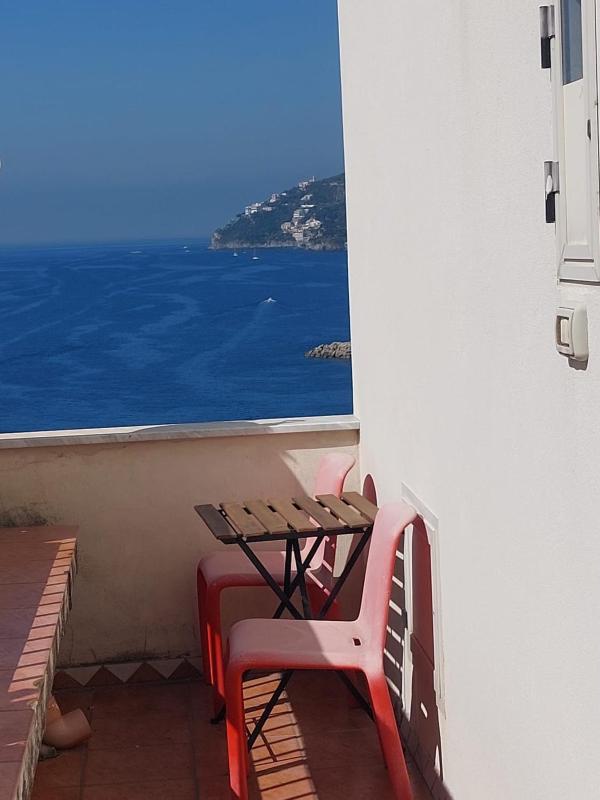 La stanza sul Porto di Amalfi camera piccina piccina con bagno privato e terrazzino vista mare - image 19