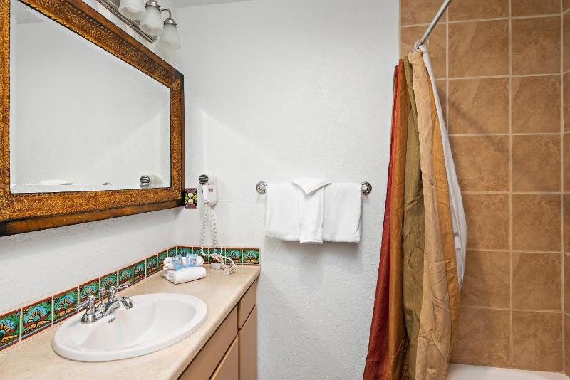 3 Bedroom Condominium  image 4
