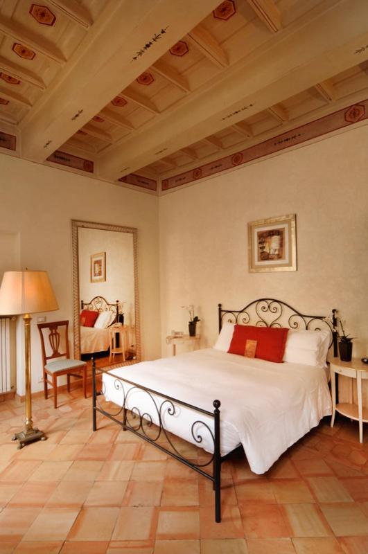 Triple Room image 2