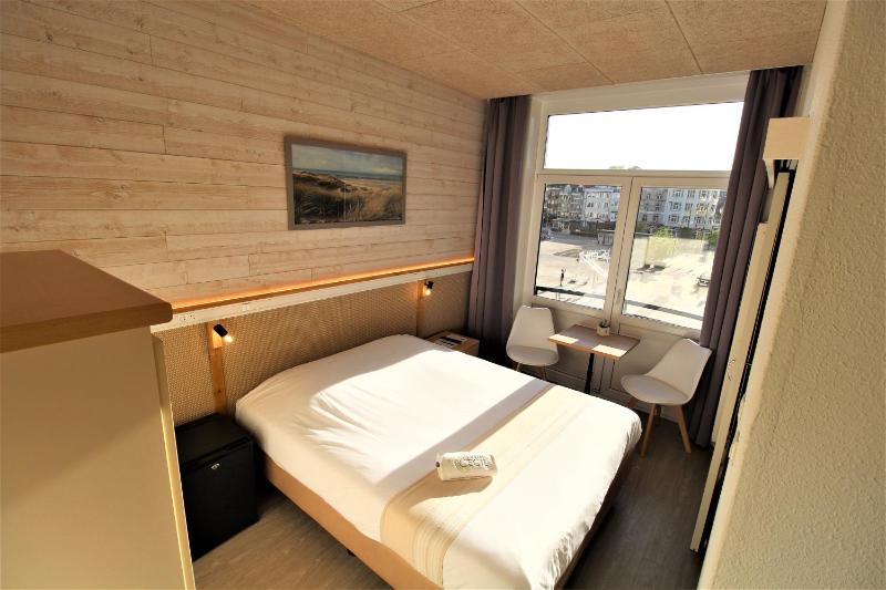 Double Room image 1