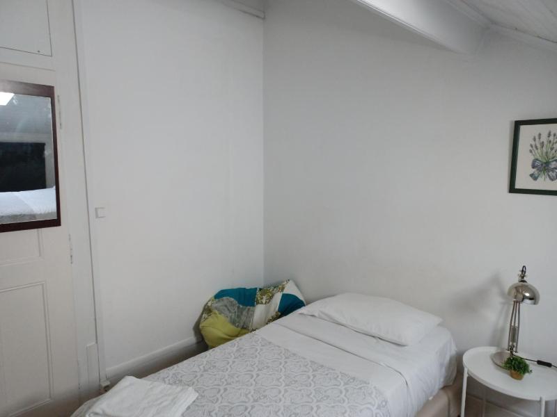 Twin Room with Shared Bathroom image 2
