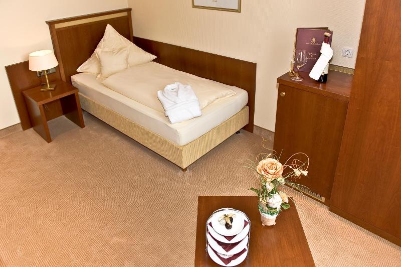 Single Room image 3