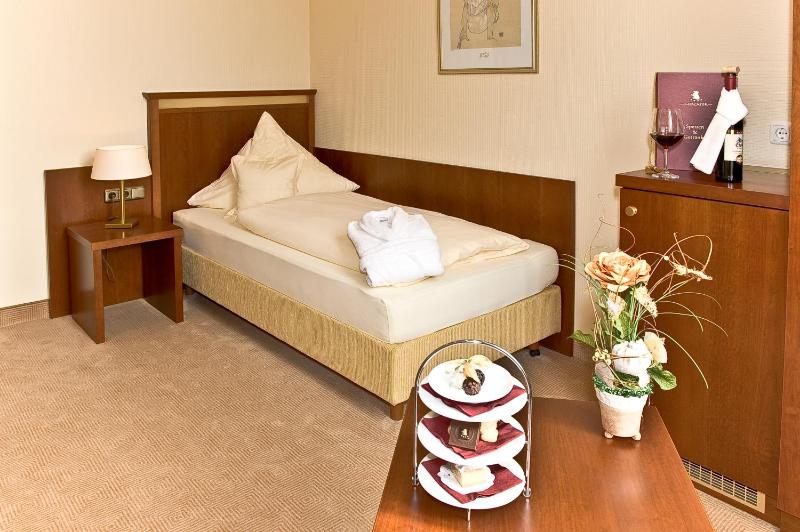 Single Room image 2