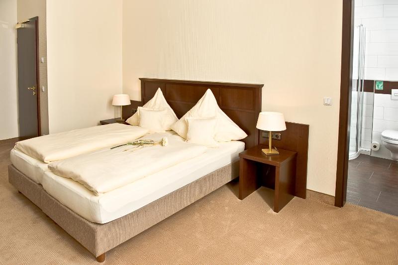 Double Room image 2