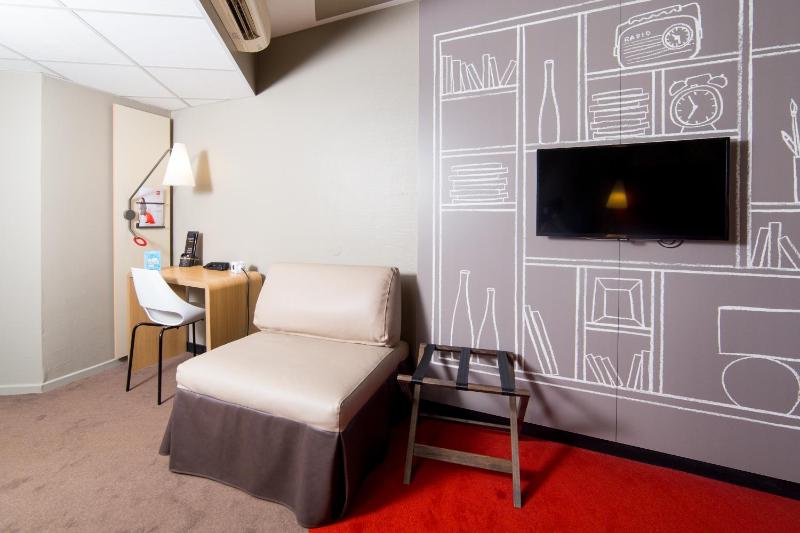Standard Room with One Double Bed and One Sofa image 2