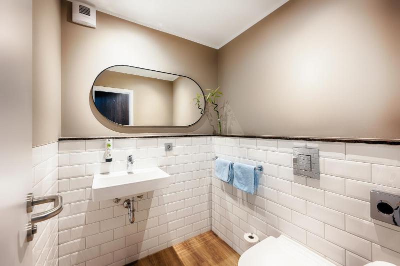 Premium Double Room image 3