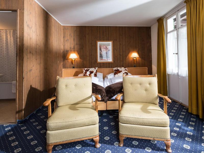 Double Room with Balcony and Mountain View image 3