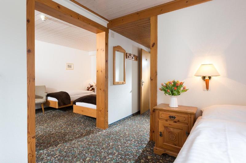 Triple Room with Balcony and Mountain View image 4