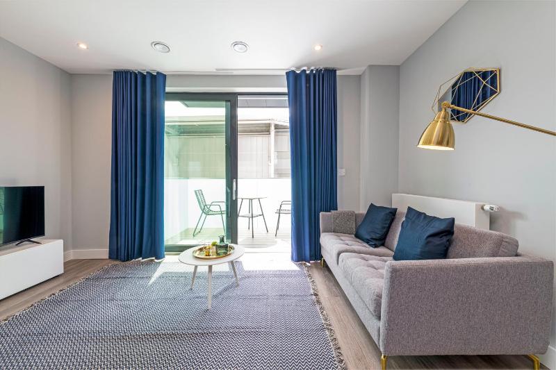 One-Bedroom Apartment image 3