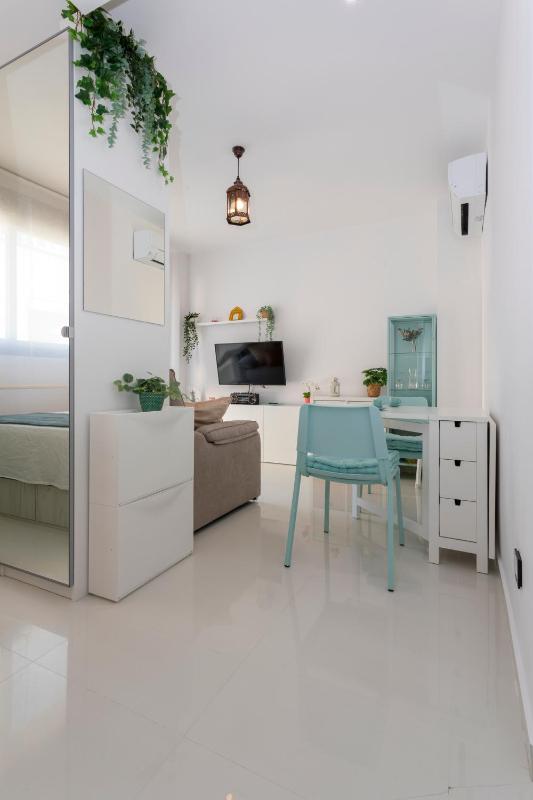 Becalp estudio en el centro by Bookindenia - image 3