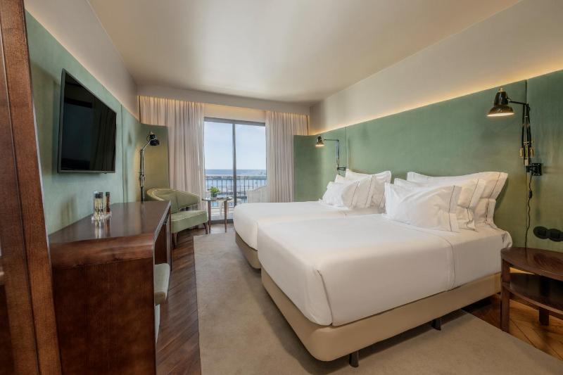Double Room or Twin Room with Ocean View image 4
