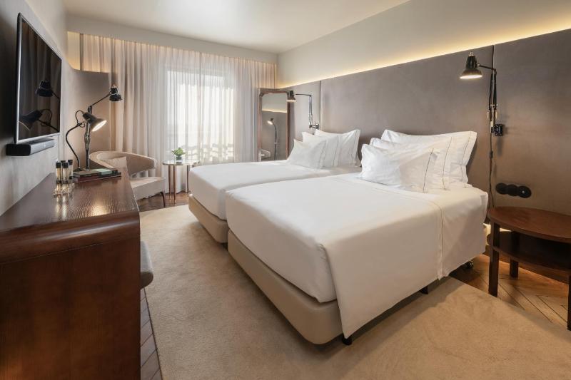 Suite with Ocean View image 4