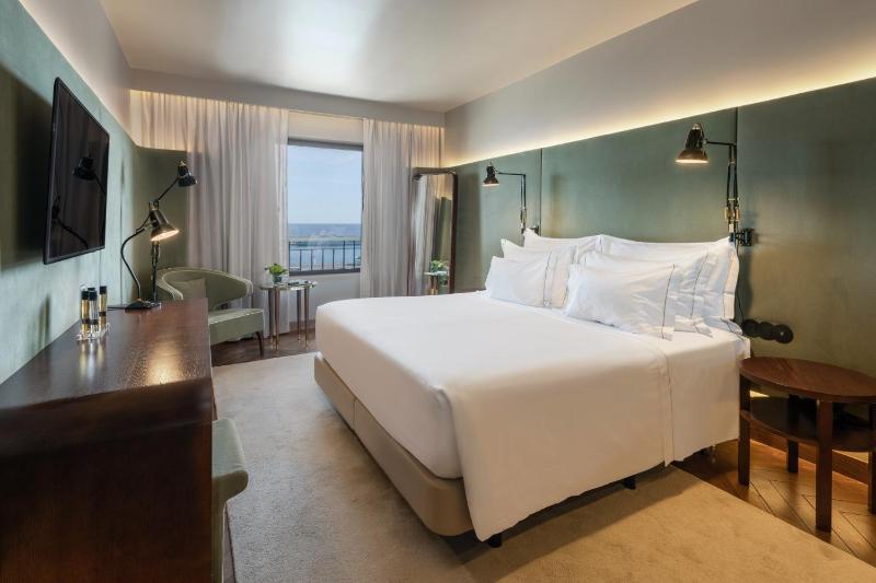 Junior Suite with Ocean View image 1