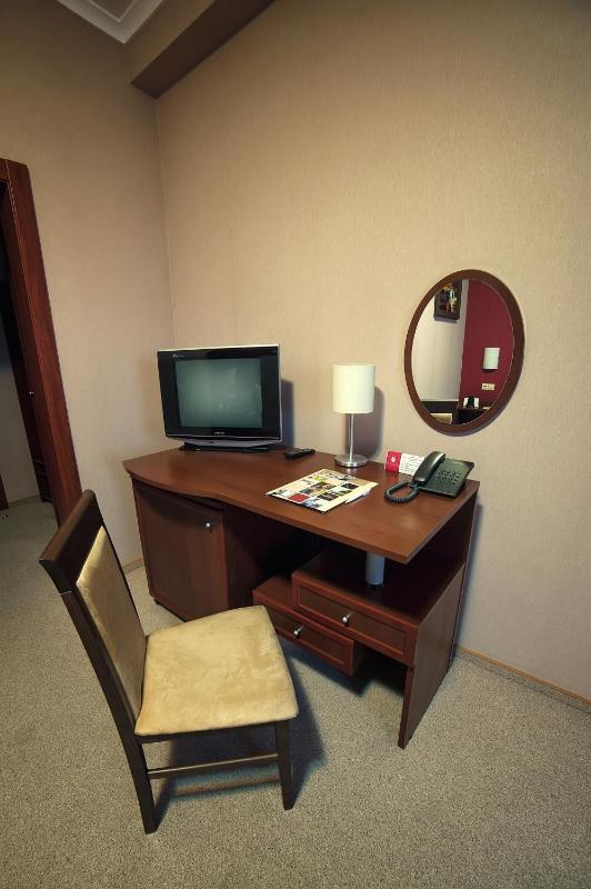 Standard Twin Room image 2