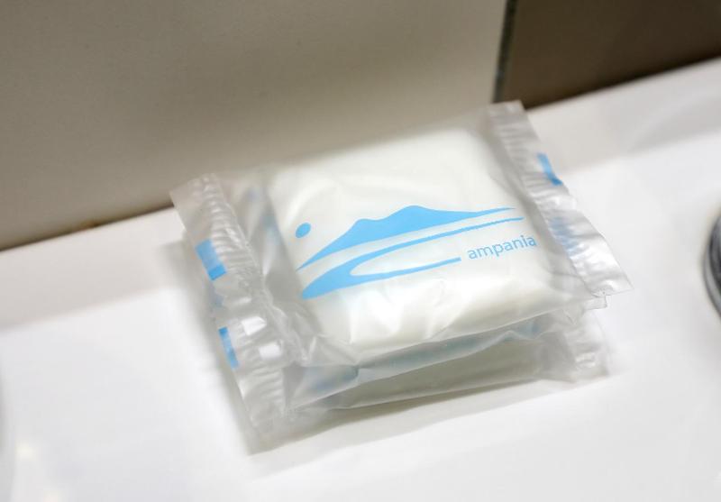 Deluxe Quadruple Room image 2