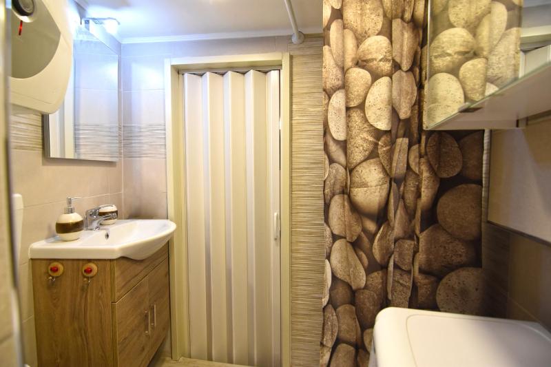 Lilliput Apartment - image 7