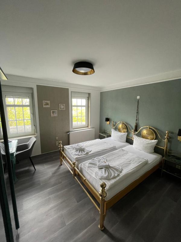 Double or Twin Room with Shower image 1