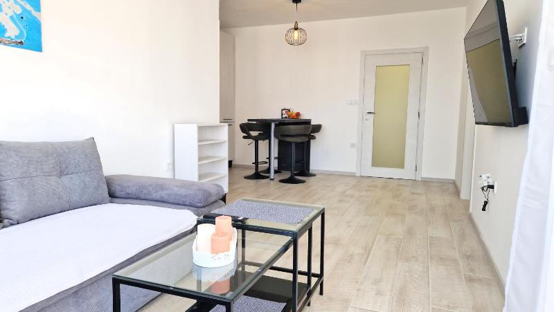 Apartment Lana - image 11