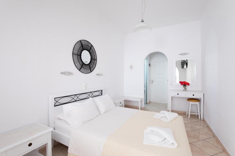 Double Room with Garden View image 1