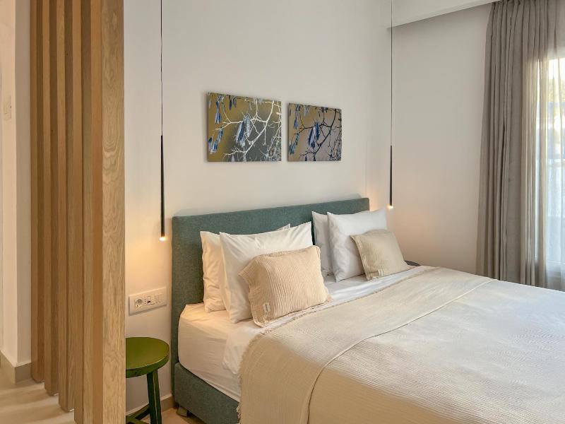 Double Room with Balcony image 1