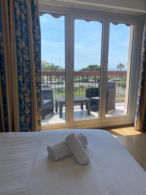 Comfort Double Room with Balcony image 4