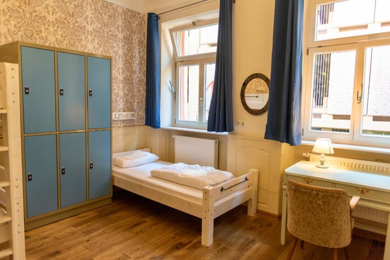 Bed in 5-Bed Dormitory Room image 1