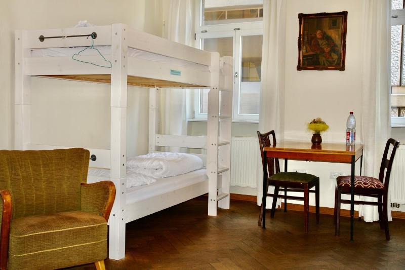 Bed in 6-Bed Dormitory Room image 3