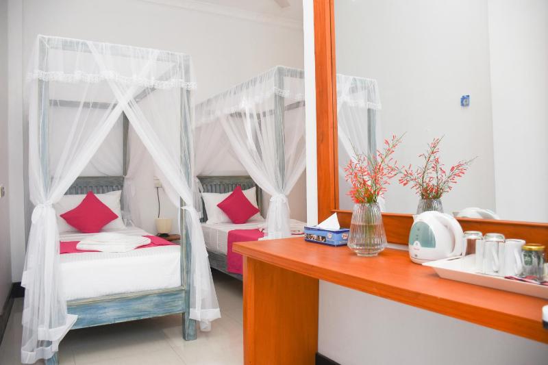 Deluxe Twin Room image 1