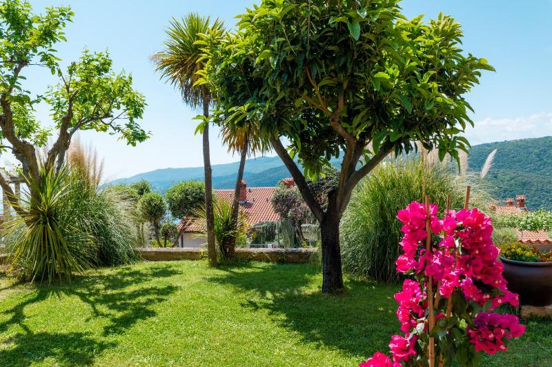 Apartment with Sea View image 2
