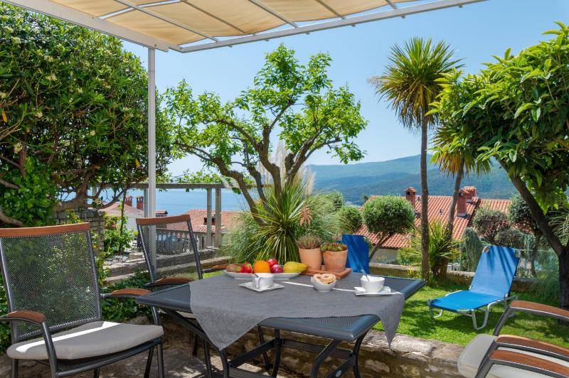Apartment with Sea View image 1