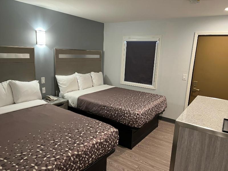 Queen Room image 4
