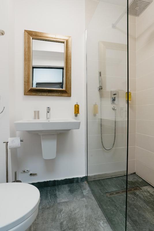 Single Room image 2