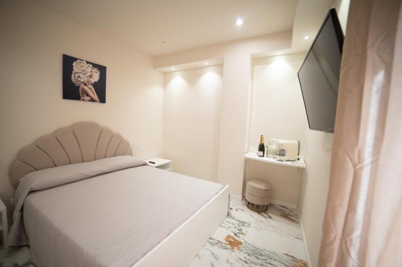 B&B Dominus Luxury Rooms - image 29