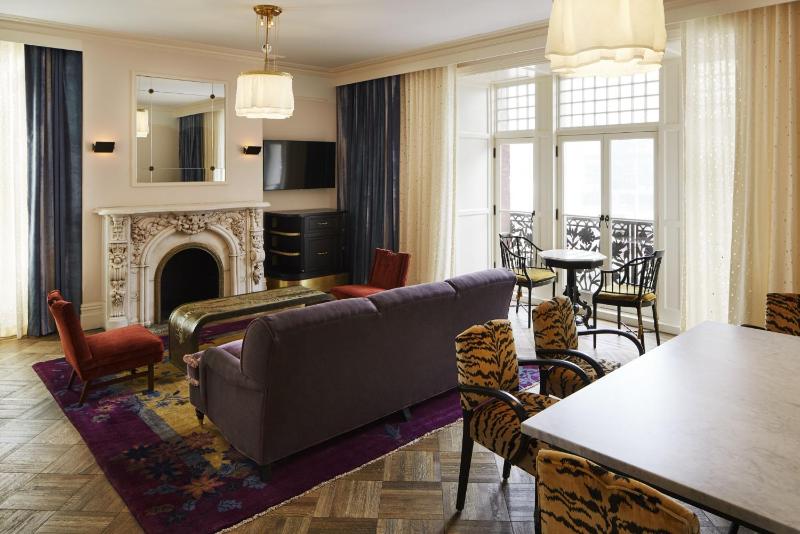 The Hotel Chelsea - image 15